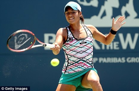 Inggris Heather Watson Memainkan Tembakan Selama Tunggal Putri