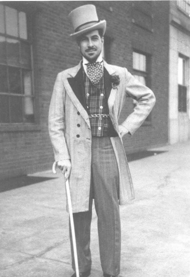 25 Fascinating Pictures Show How Cool Our Grandparents Used To Be - My Great Grandpa Eddie. Omaha 1939