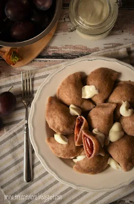 Pierogi razowe ze śliwkami – kuchnia podkarpacka