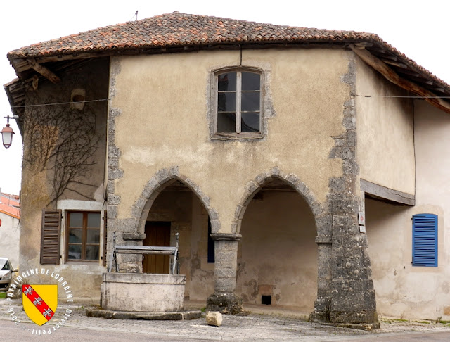 HATTONCHATEL (55) - Maison aux arcades (XVe siècle)