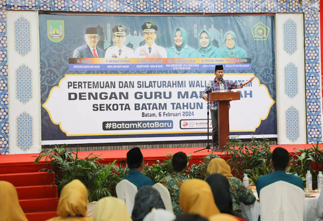 Serahkan Insentif untuk Guru Madrasah, Ini Pesan dan Harapan Walikota Rudi