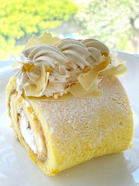 Roll Cake: Passion fruit & Arancia