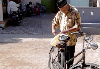 Golongan Yang Berhak Menerima Zakat