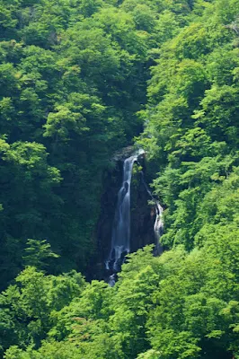 三階の滝　上段