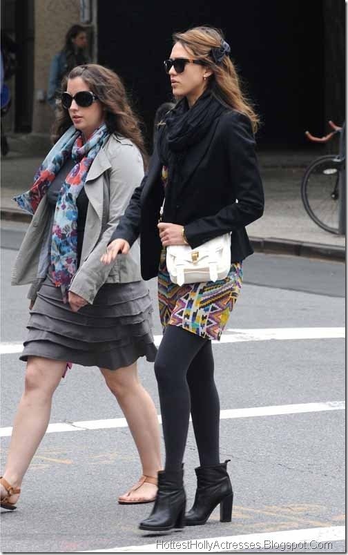 Jessica Alba Hot snapped on Streets 4