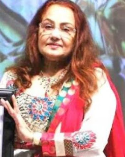 Padma Khanna Family Husband Son Daughter Father Mother Marriage Photos Biography Profile.