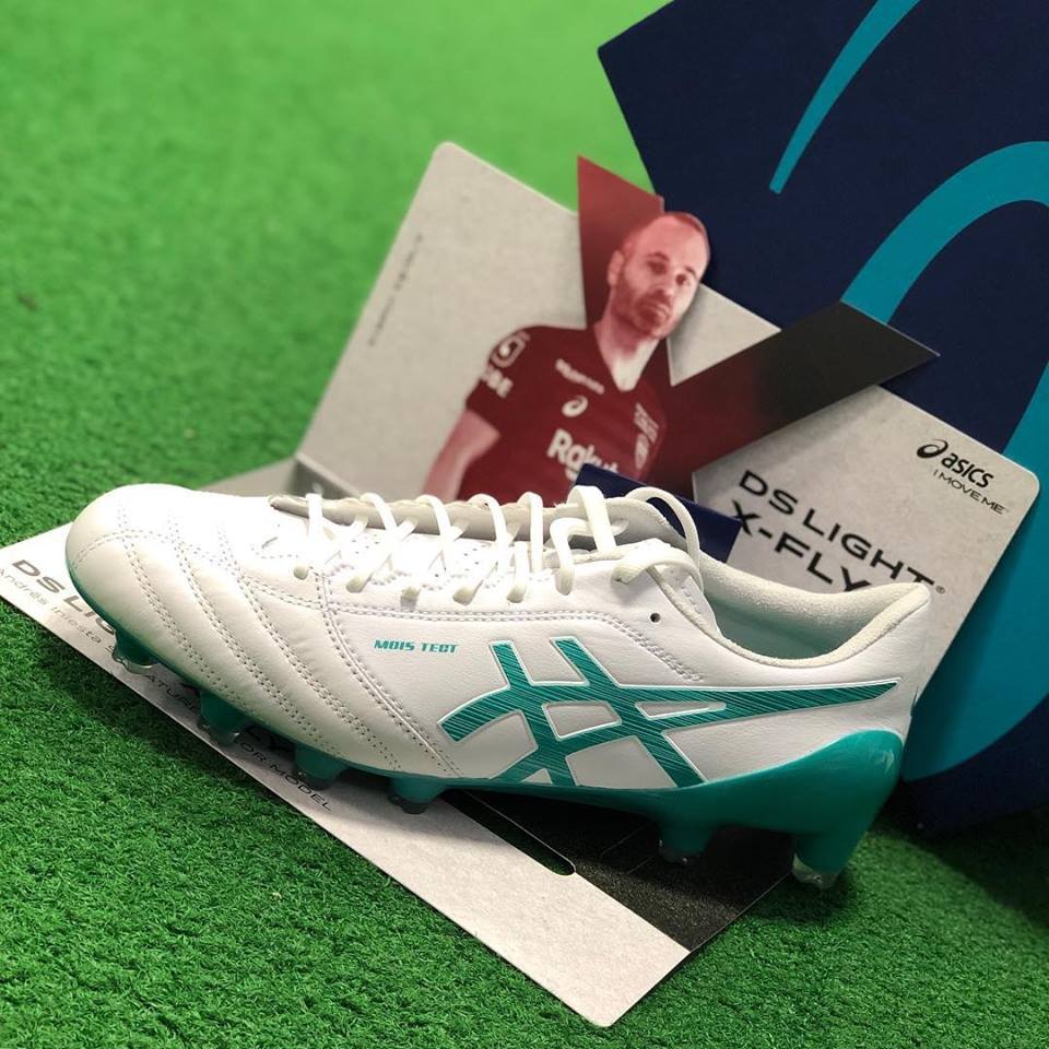 White Emerald Green Asics Ds Light X Fly 4 Andres Iniesta 19 Signature Boots Released Footy Headlines