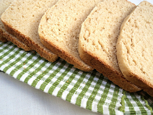 pan-blanco-yogur-panificadora-rebanadas