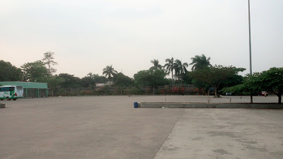 area parkir masjid kubah emas