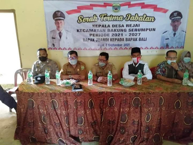 Hari Pertama Kerja, Sekcam Bakung Serumpun Hadiri Sertijab Kades dan Pengukuhan TP PKK Desa