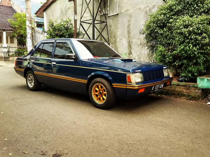 Dijual Sedan Retro Lancer SL 82 Cakep Banget Kinzlong 