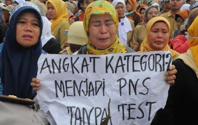 Perjuangkan Nasib, Ratusan Honorer K2 Dari Berbagai Daerah Menuju Jakarta