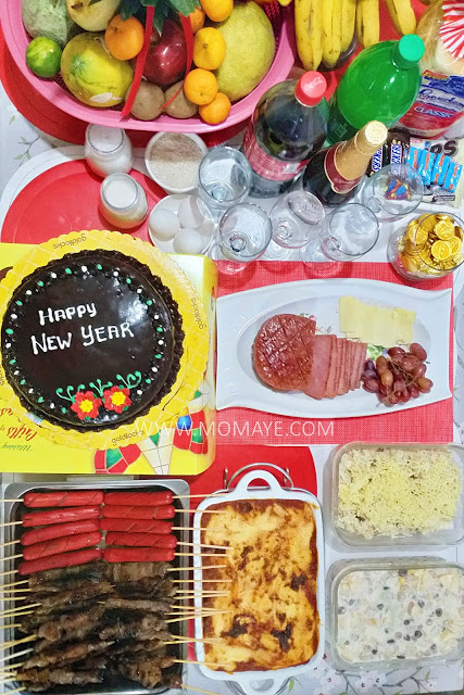 New Year, New Year celebration, Media Noche, 2018, Family, food, home, lucky charm, 