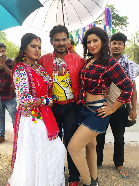 Singer - Actor Pramod Lover, Bhojpuria Hot Cake Anjana Singh and Poonam Dubey's movie 'Munna Mawali' is being released on 7 September 2018