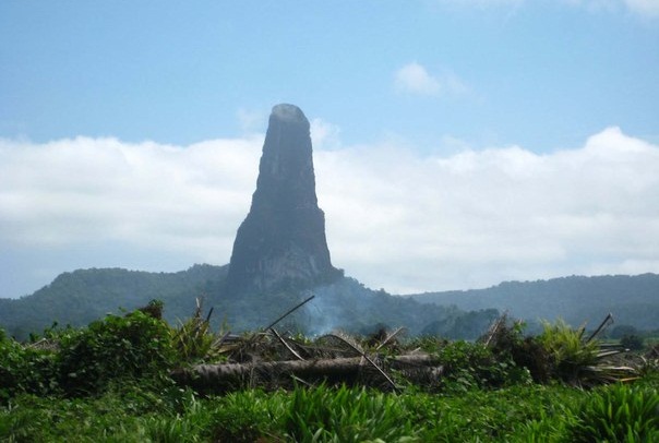 Гора Пик великой собаки (Pico Cao Grande)