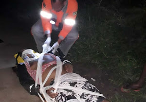 Carro atropela vaca, animal é arremessado e atinge homem em moto na BA-502