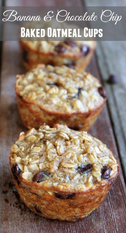 Banana and Chocolate Chip Baked Oatmeal Cups. Make ahead and freezer friendly. 202 calories and 6 weight watchers points per cup.