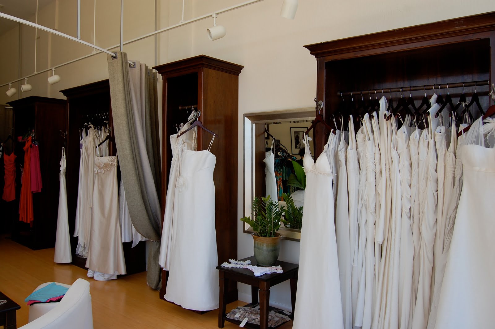 Amazing East Bay Bridal & Dress Shop - Lilac Dress Boutique