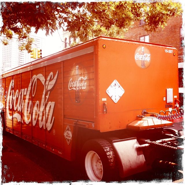 Vintage-Coca-Cola-Truck-at-Grimaldi's-Pizza-Brooklyn,NY-2012