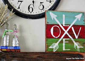 Love arrow sign http://bec4-beyondthepicketfence.blogspot.com/p/tutorials.html