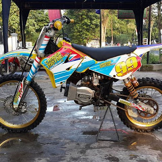 Gambar Modifikasi Motor Trail Cross bebek modif fizr warna biru