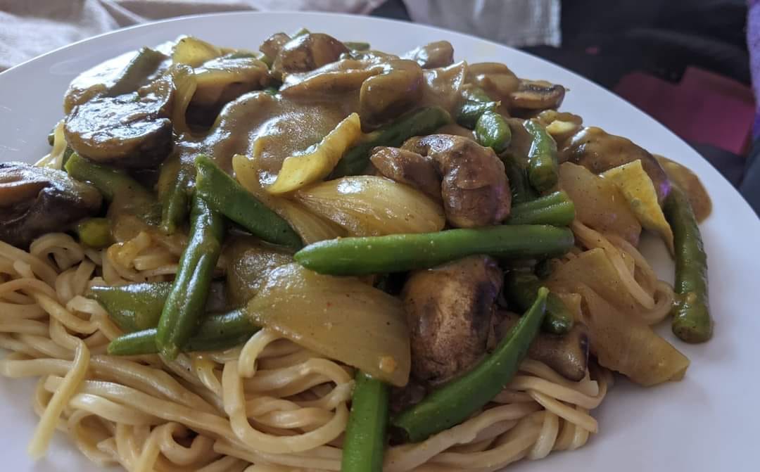 Mushroom & veg curry with dried egg noodles recipe