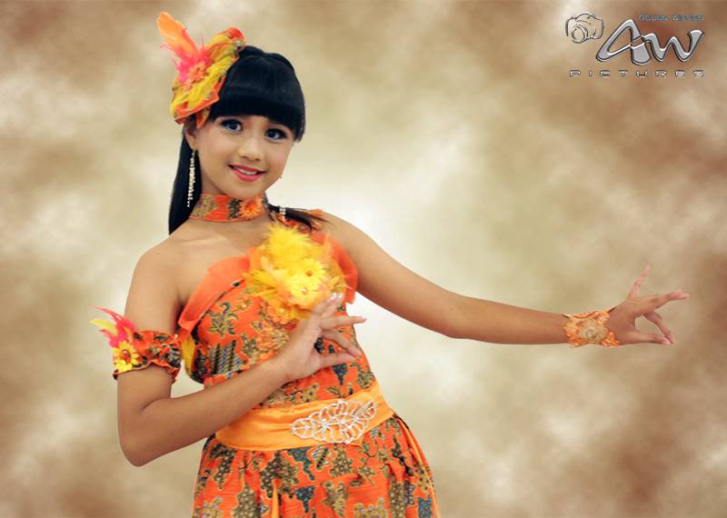 42 Model Baju Batik Anak Fashion Show Terbaik