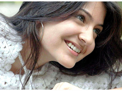 Anushka Sharma Normal Resolution HD Wallpaper 7