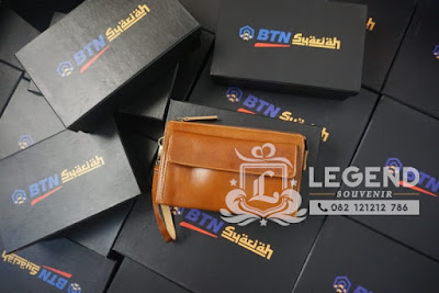 Pilihan Barang Terbaik Sebagai Hadiah Souvenir Untuk Teman