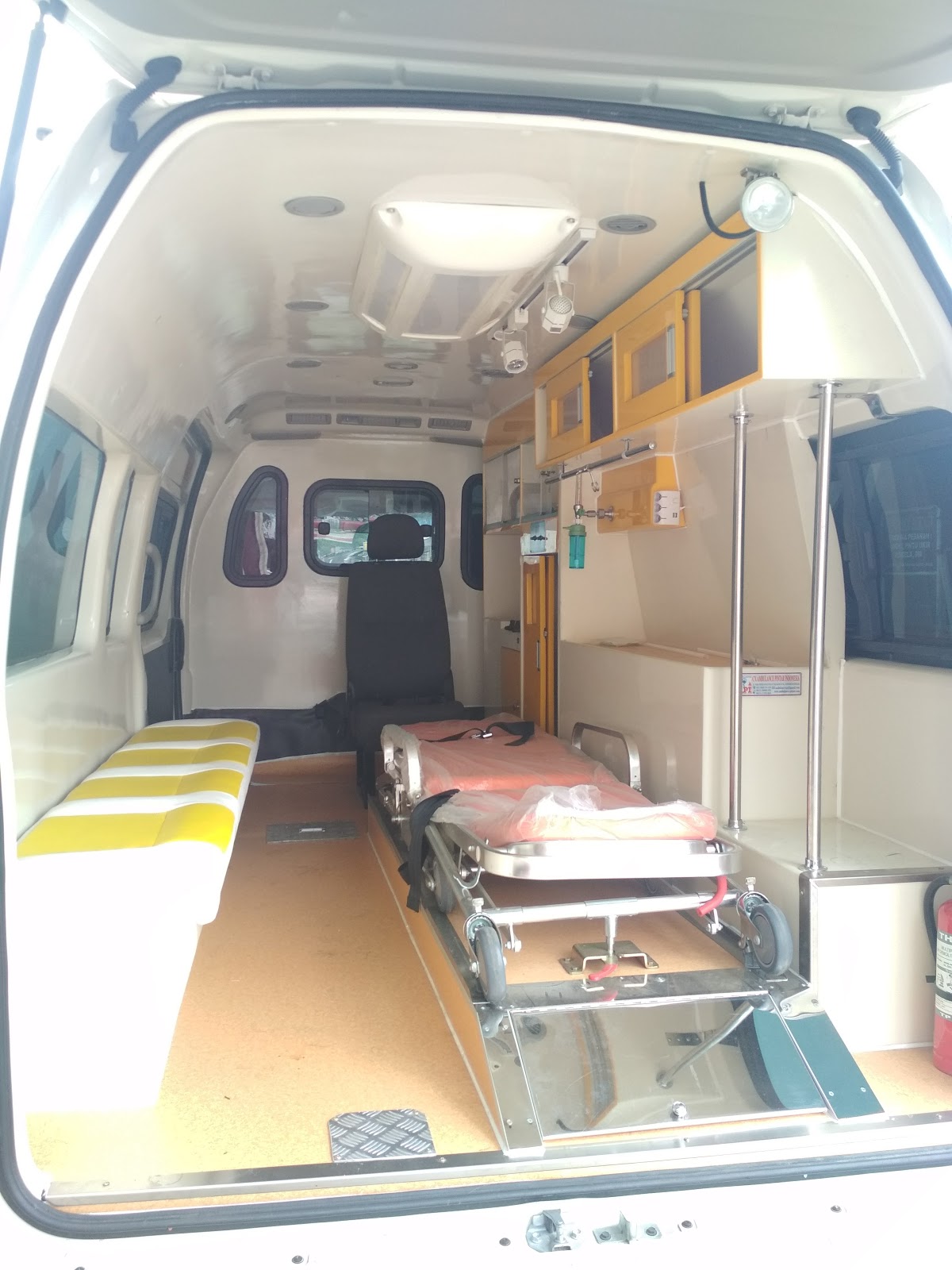 Karoseri Ambulance API Ambulance toyota  hiace  Harga  