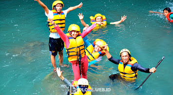 body rafting green canyon pangandaran