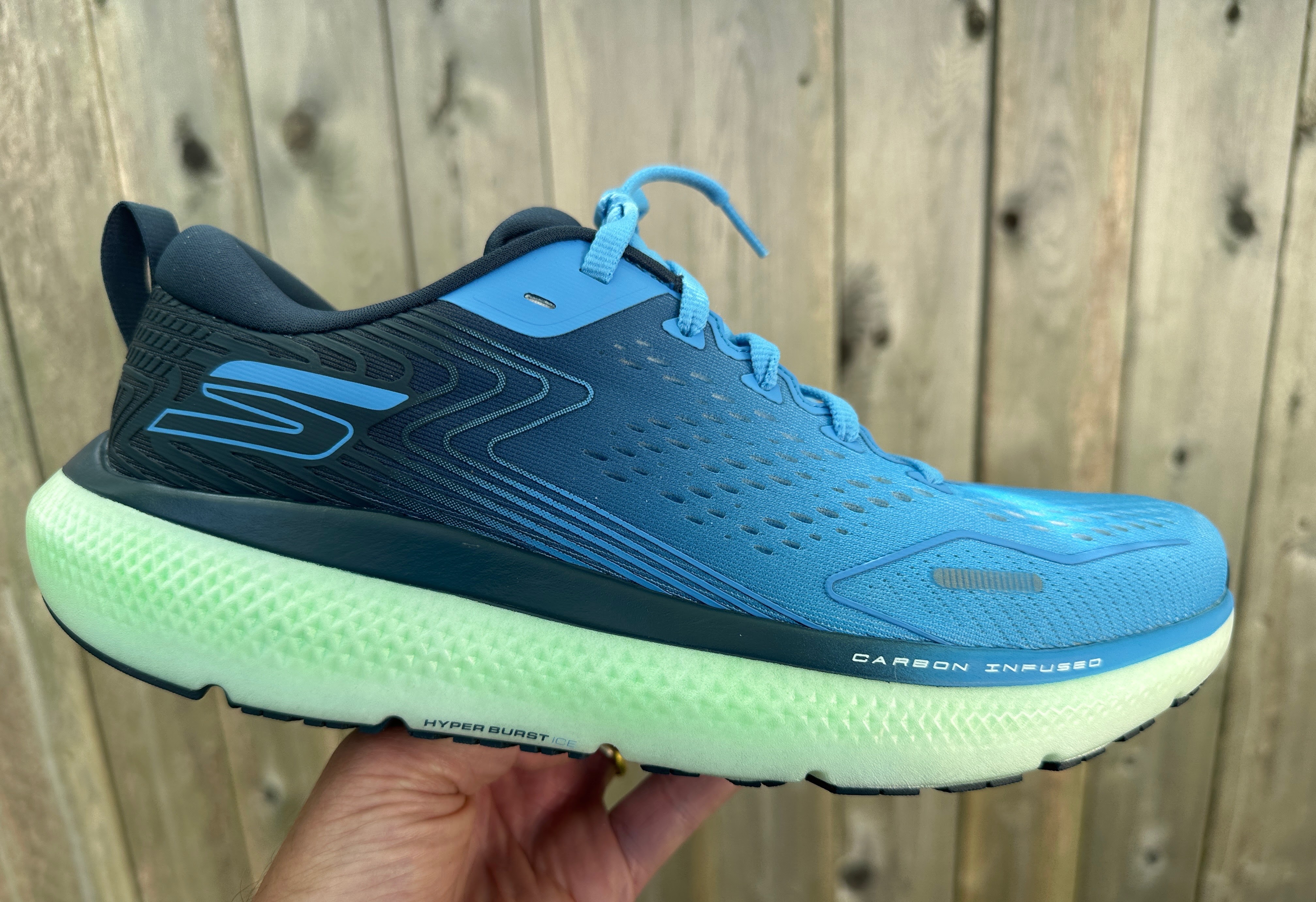 Kompliment Bagvaskelse parti Road Trail Run: Skechers GO Run Ride 11 Initial Review: New Foam, More  Cushion, Carbon Infused Plate 6 Comparisons