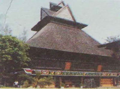 Foto : Rumah Adat Batak Karo