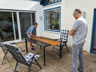 Fran and Christoph play Sjoelbak