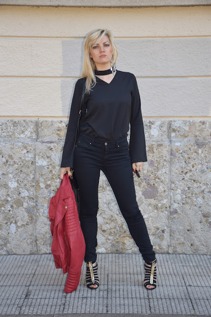 chocker v neck shirt how to wear chocker shirt how to combine chocker shirt mariafelicia magno fashion blogger color block by felym italian fashion bloggers 