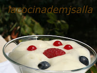 Helado De Vainilla Con Frutos Rojos