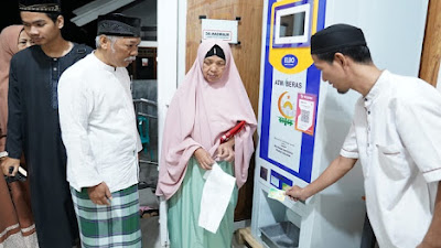 Pos Indonesia Bantu Program ATM Beras 