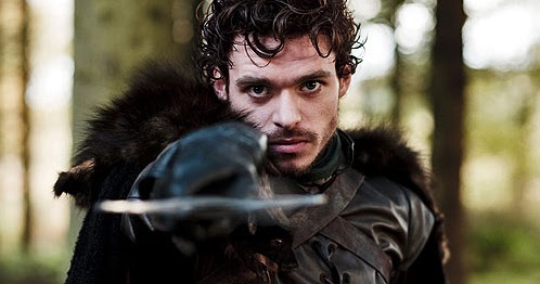 Richard Madden nudo in "Game of Thrones"