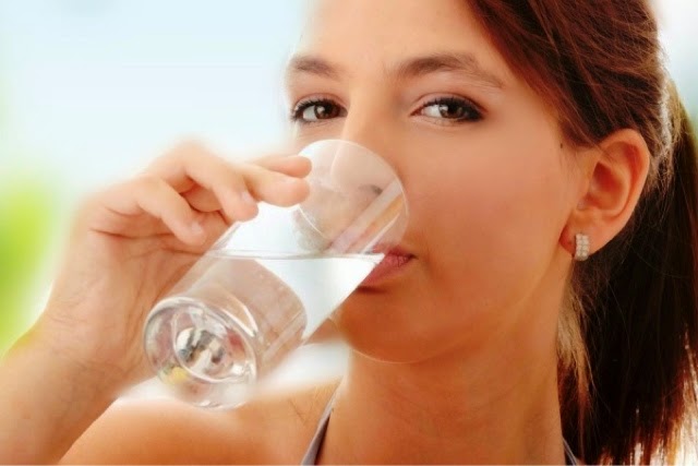 Minum 2 Gelas Air Putih Sebelum Makan, Bisa Menurunkan Berat Badan