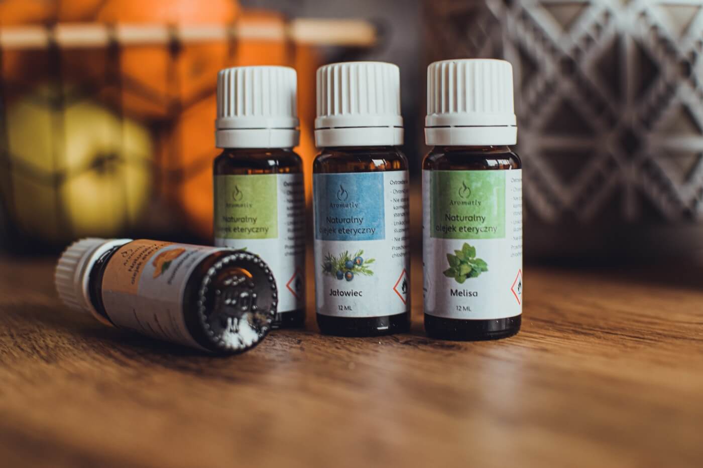 Aromaterapia z naturalnymi olejkami i dyfuzorem Aromatly