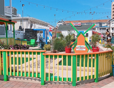 Hassles Mini Golf and Ice Cream Parlour in North Wildwood