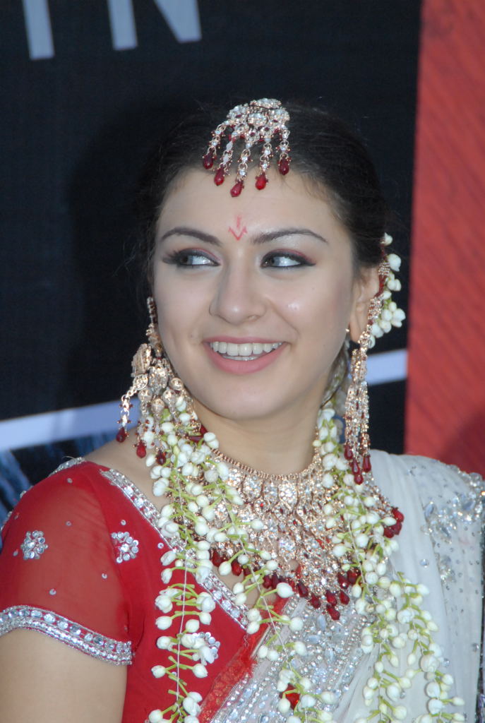 hansika wallpaper. saree wallpaper, hansika