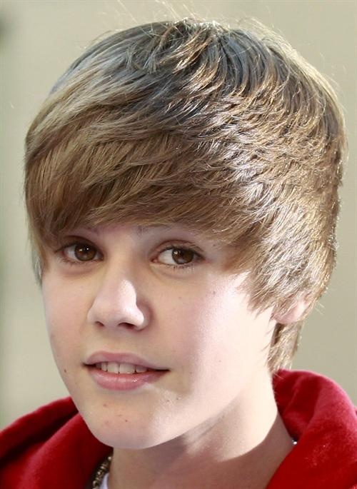 justin bieber pictures 2011 new haircut. justin bieber 2011 new haircut