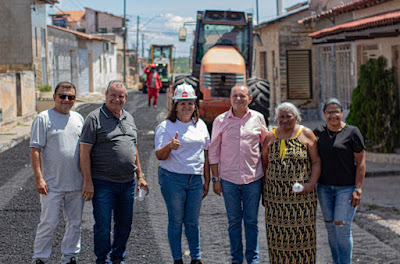 Ziane Costa acompanha início da pavimentação asfáltica no Distrito Barragem Leste em Delmiro Gouveia