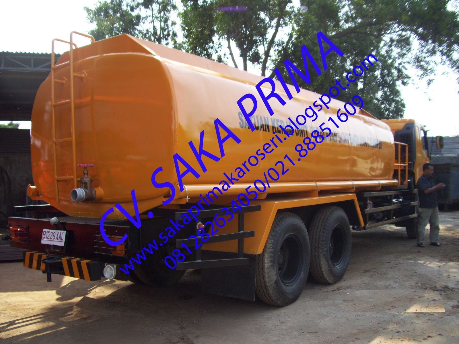 CV SAKA PRIMA KAROSERI HARGA TRUCK TANGKI  AIR  10000  