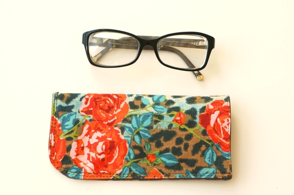 Make your own glasses case. Tutorial