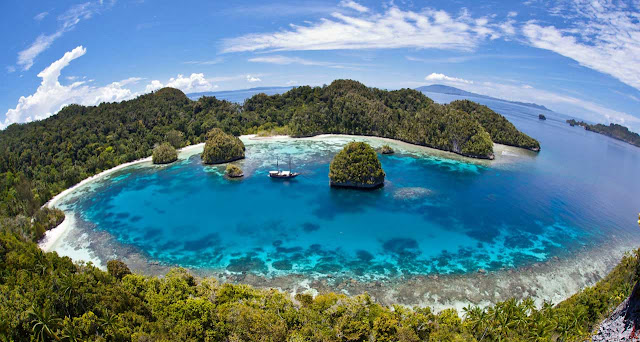 indahnya raja ampat wisatatok