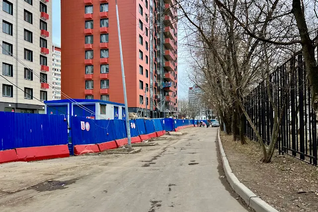 улица Молодцова, дворы, строящийся жилой дом по программе реновации
