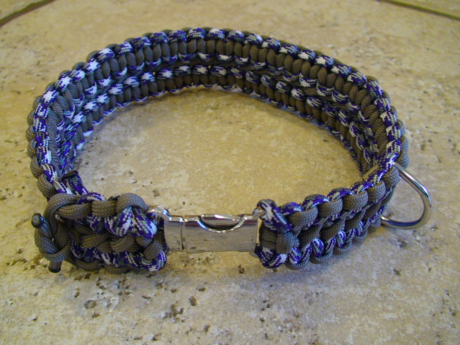 The Super Awesome Blog of Dogventuring: Homemade Paracord Dog Collars