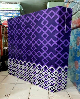 Kasur inoac motif Zigzag ungu